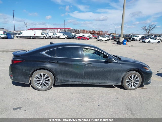 58AB21B15LU005825 Lexus ES 300H