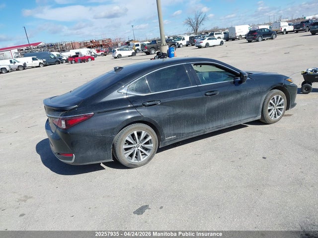 58AB21B15LU005825 Lexus ES 300H