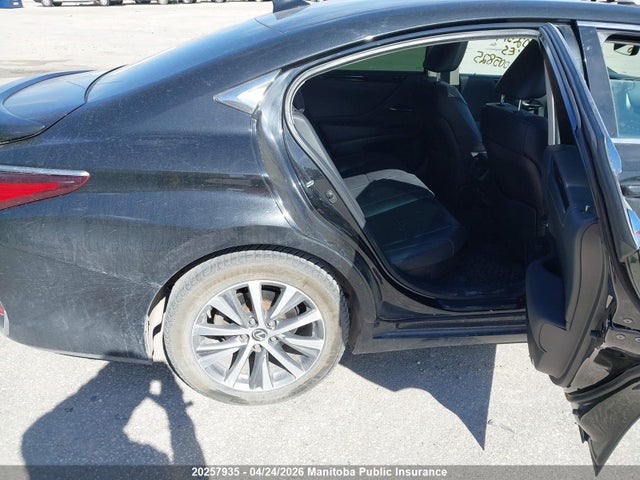 58AB21B15LU005825 Lexus ES 300H