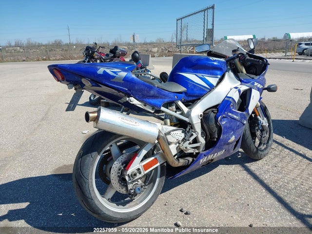 20257959 :رقم المزاد ، 2BG4061641U417049 vin ، 2001 Yamaha Yzf R1 مزاد بيع