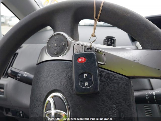 JTDZN3EU8EJ003011 Toyota PRIUS V