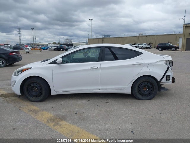 KMHDH4AH0GU532806 Hyundai ELANTRA SE