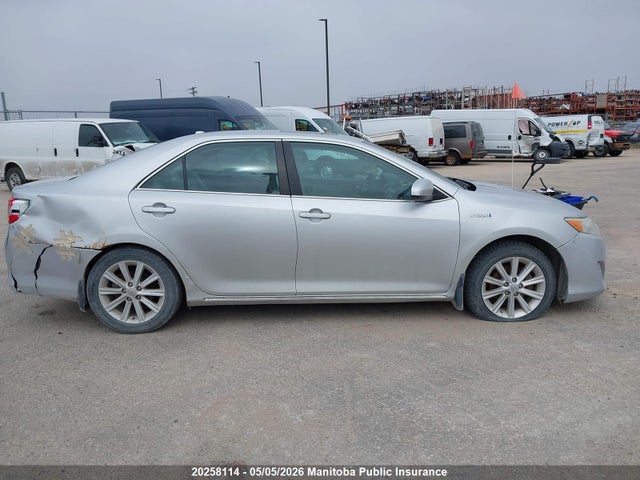 2014 Toyota Camry Le Hybrid მანქანა იყიდება აუქციონზე, vin: 4T1BD1FK1EU101684, აუქციონის ნომერი: 20258114