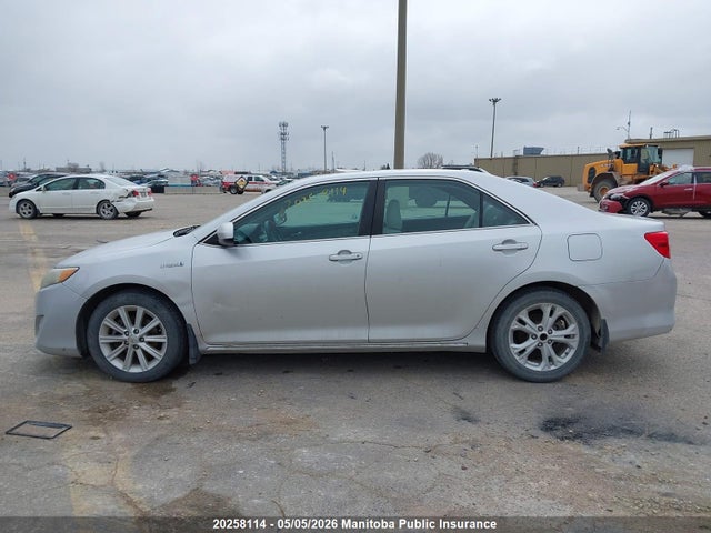 2014 Toyota Camry Le Hybrid მანქანა იყიდება აუქციონზე, vin: 4T1BD1FK1EU101684, აუქციონის ნომერი: 20258114