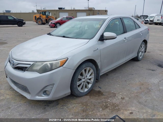 2014 Toyota Camry Le Hybrid მანქანა იყიდება აუქციონზე, vin: 4T1BD1FK1EU101684, აუქციონის ნომერი: 20258114