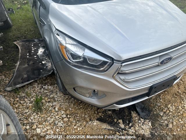 20258121 :رقم المزاد ، 1FMCU9HD0KUB73019 vin ، 2019 Ford Escape Sel مزاد بيع