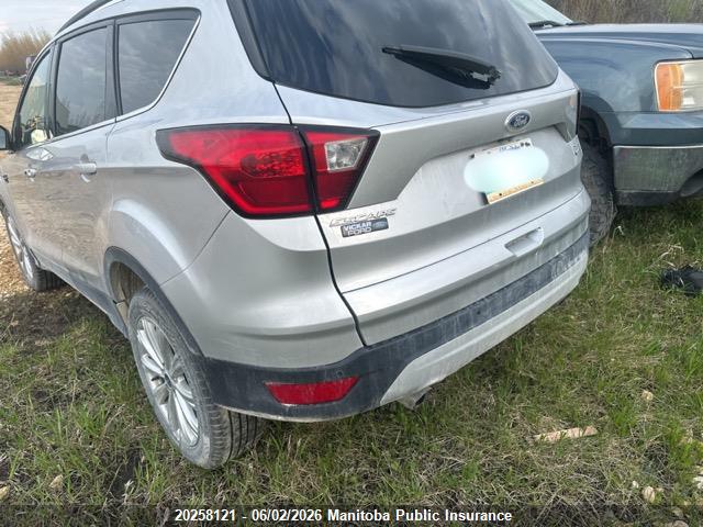 20258121 :رقم المزاد ، 1FMCU9HD0KUB73019 vin ، 2019 Ford Escape Sel مزاد بيع