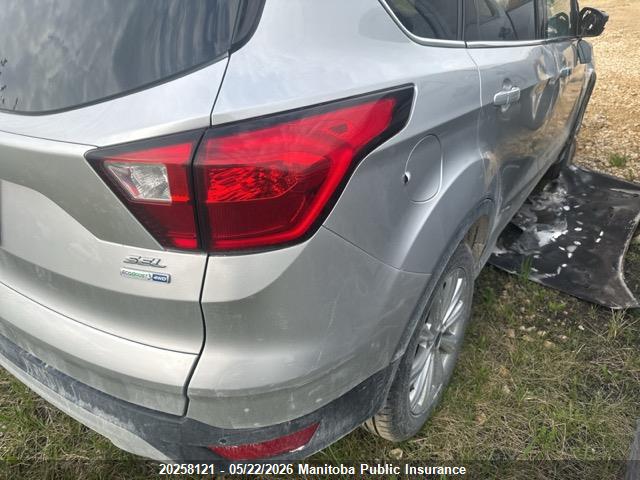 20258121 :رقم المزاد ، 1FMCU9HD0KUB73019 vin ، 2019 Ford Escape Sel مزاد بيع