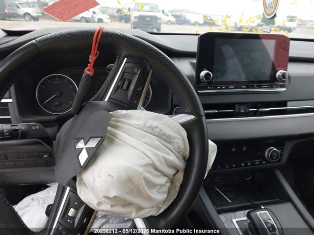 JA4J4UA86NZ620188 Mitsubishi Outlander Se