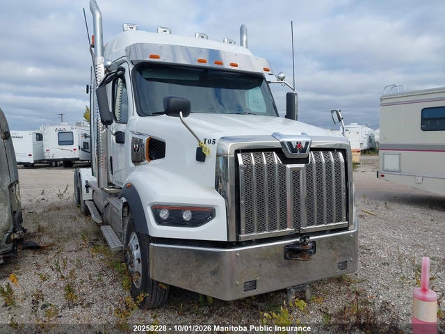 20258228 :رقم المزاد ، 5KJJBWDR0RLUR4787 vin ، 2024 Western Star 49x مزاد بيع