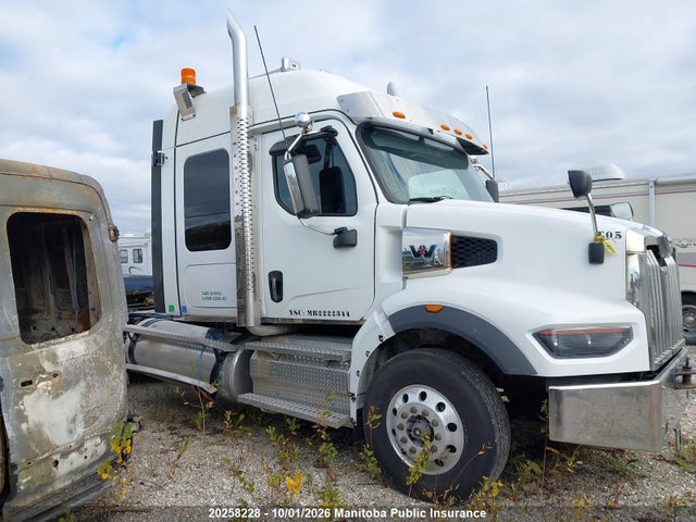 20258228 :رقم المزاد ، 5KJJBWDR0RLUR4787 vin ، 2024 Western Star 49x مزاد بيع