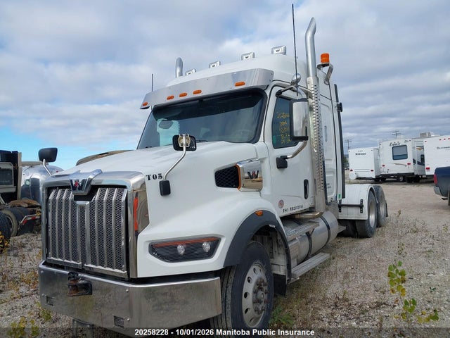 20258228 :رقم المزاد ، 5KJJBWDR0RLUR4787 vin ، 2024 Western Star 49x مزاد بيع
