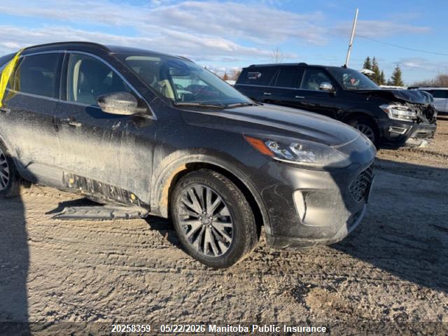 20258359 :رقم المزاد ، 1FMCU9DZ8LUA86567 vin ، 2020 Ford Escape Titanium Hybrid Titanium Hybrid مزاد بيع