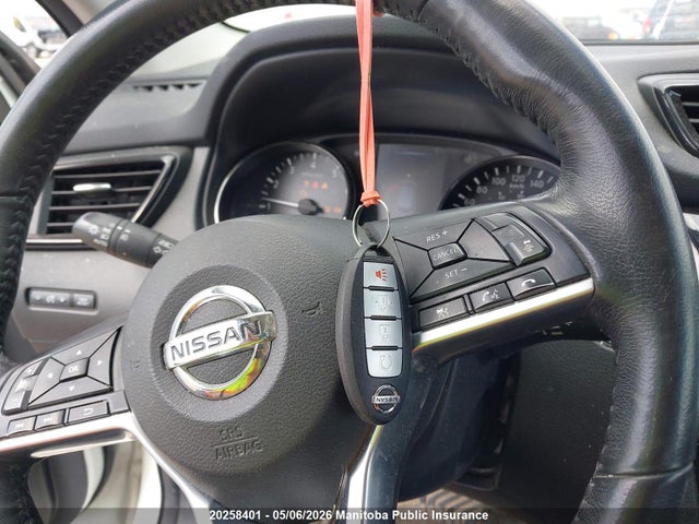 JN1BJ1CR2JW209330 Nissan Qashqai S