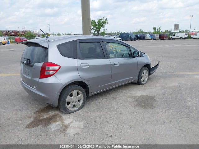 2010 Honda Fit Dx მანქანა იყიდება აუქციონზე, vin: GE71306410, აუქციონის ნომერი: 20258434