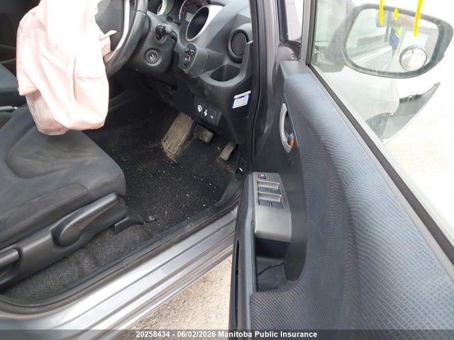 2010 Honda Fit Dx მანქანა იყიდება აუქციონზე, vin: GE71306410, აუქციონის ნომერი: 20258434