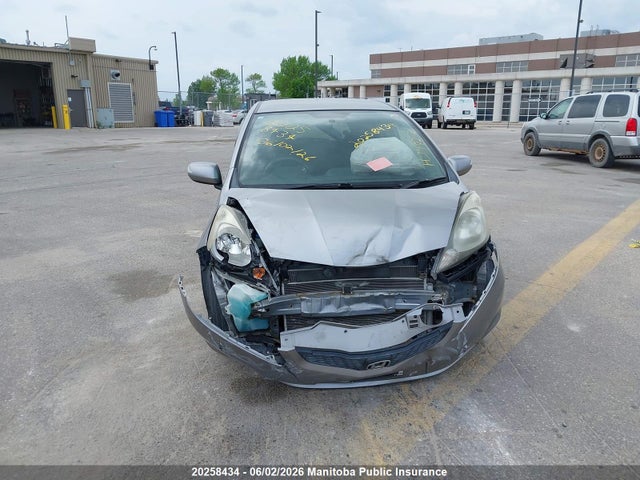 2010 Honda Fit Dx მანქანა იყიდება აუქციონზე, vin: GE71306410, აუქციონის ნომერი: 20258434