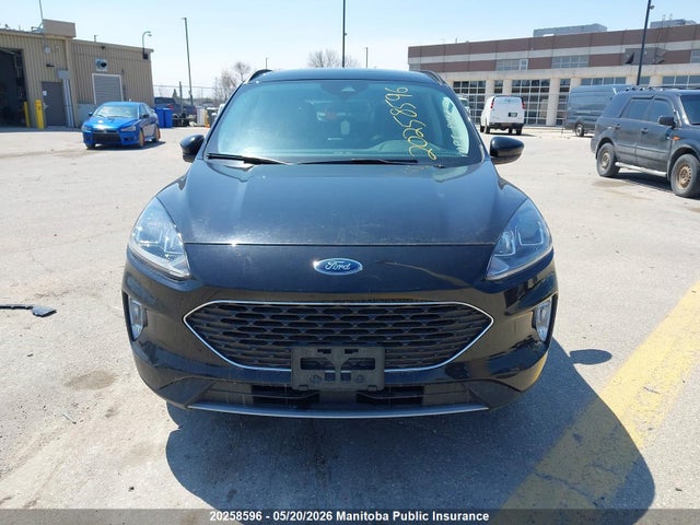 1FMCU9CZXMUA37213 Ford Escape Sel Hybrid