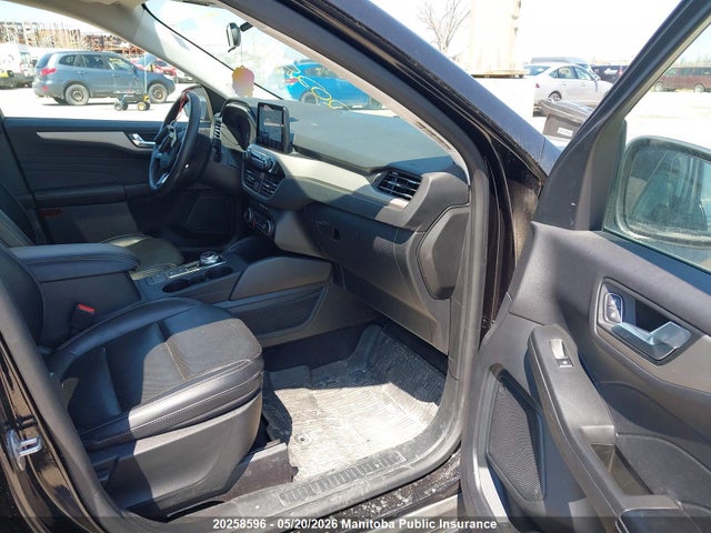 1FMCU9CZXMUA37213 Ford Escape Sel Hybrid