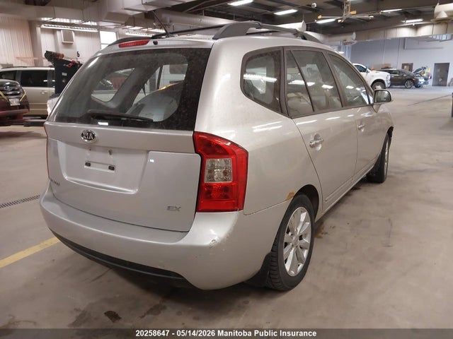 20258647 :رقم المزاد ، KNAHH8A80A7297145 vin ، 2010 Kia Rondo Ex مزاد بيع