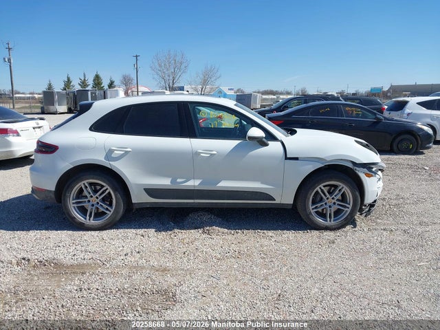 Porsche Macan 2017 WP1AA2A59HLB09654 Image 13