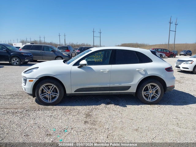 Porsche Macan 2017 WP1AA2A59HLB09654 Image 14