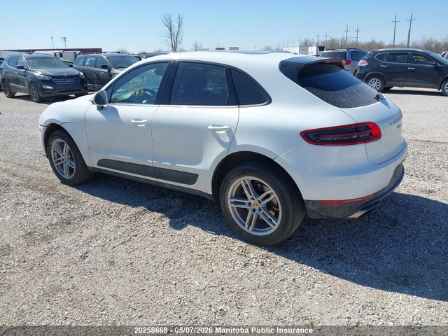 Porsche Macan 2017 WP1AA2A59HLB09654 Image 3