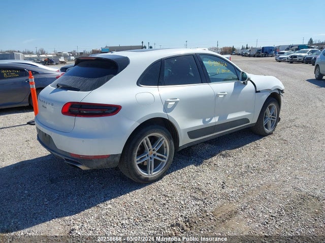 Porsche Macan 2017 WP1AA2A59HLB09654 Image 4