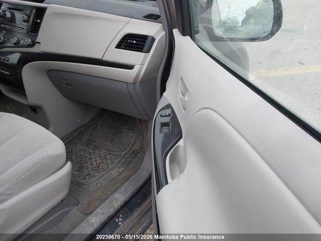 20258670 :رقم المزاد ، 5TDKK3DC9BS016481 vin ، 2011 Toyota Sienna Le V6 مزاد بيع