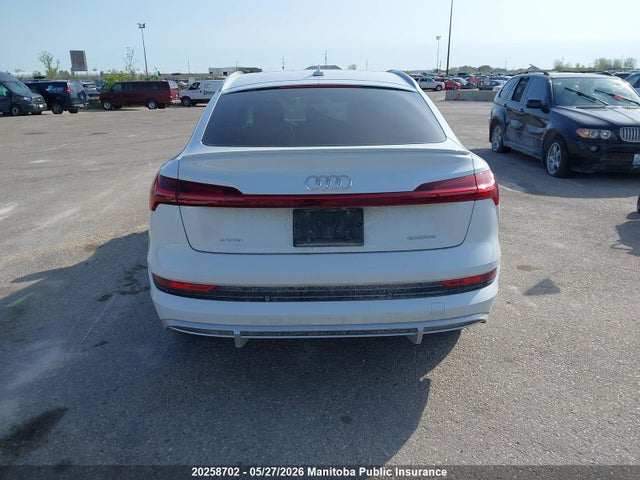 2022 Audi E-tron 55 Technik Sportback მანქანა იყიდება აუქციონზე, vin: WA13AAGEXNB044725, აუქციონის ნომერი: 20258702