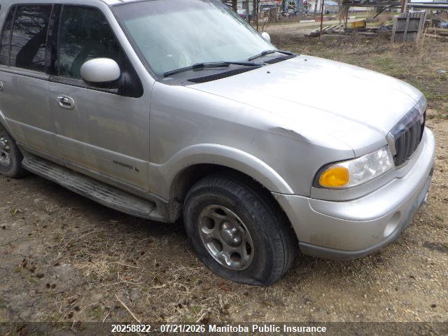 20258822 :رقم المزاد ، 5LMFU28A0YLJ29043 vin ، 2000 Lincoln Navigator مزاد بيع