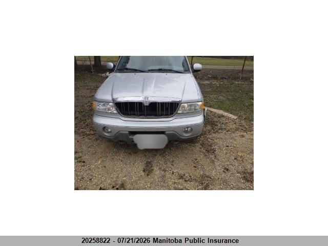 20258822 :رقم المزاد ، 5LMFU28A0YLJ29043 vin ، 2000 Lincoln Navigator مزاد بيع