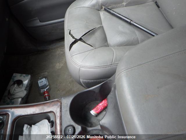 20258822 :رقم المزاد ، 5LMFU28A0YLJ29043 vin ، 2000 Lincoln Navigator مزاد بيع