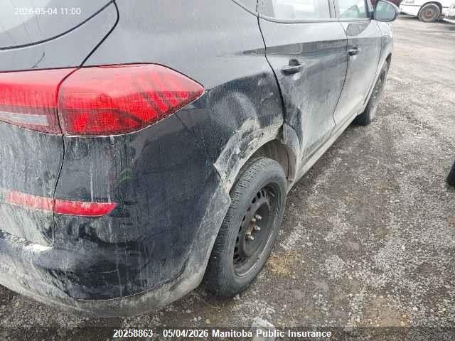 KM8J23A43KU016878 Hyundai Tucson Essential