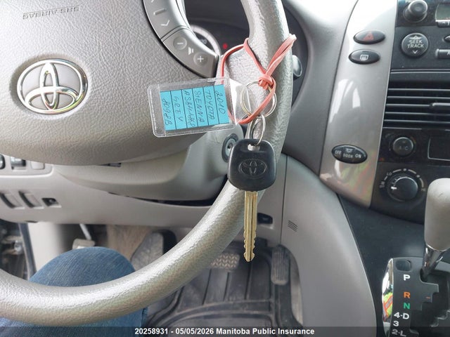 20258931 :رقم المزاد ، 5TDZK4CC8AS341868 vin ، 2010 Toyota Sienna Ce V6 مزاد بيع