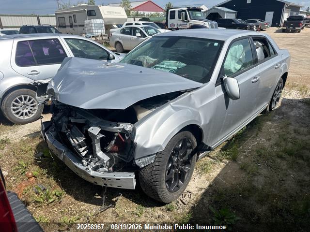 Chrysler 300 Touring L 2022 2C3CCASG1NH195117 Image 2