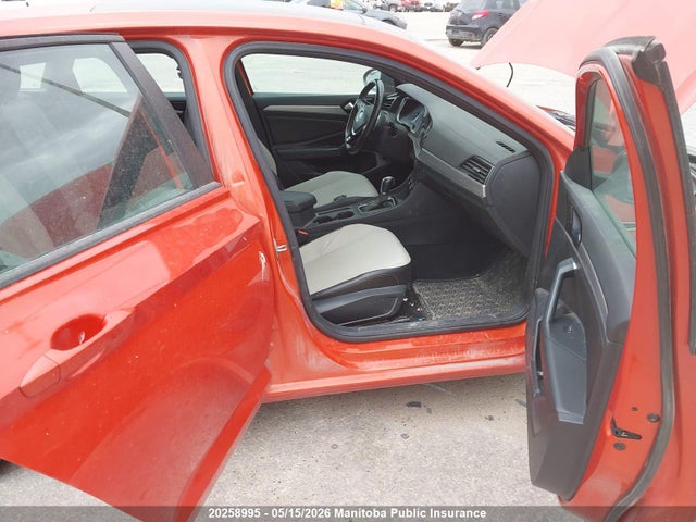 3VWE57BUXKM029518 Volkswagen Jetta 1.4 Tsi
