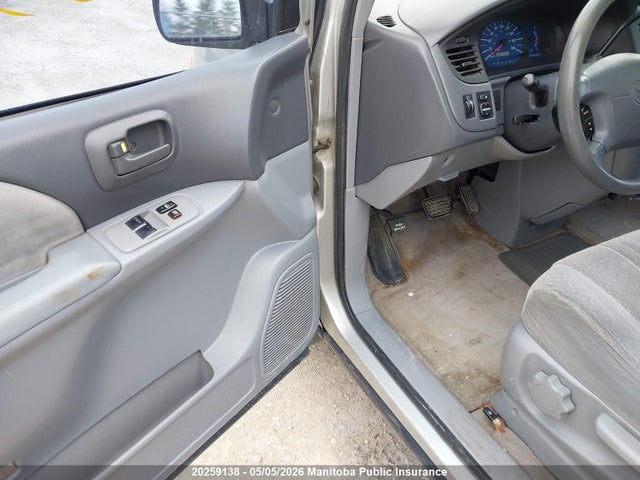 2003 Toyota Sienna Ce V6 მანქანა იყიდება აუქციონზე, vin: 4T3ZF19C53U512636, აუქციონის ნომერი: 20259138