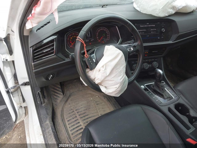 2021 Volkswagen Jetta Highline 1.4 Tsi მანქანა იყიდება აუქციონზე, vin: 3VWE57BU6MM061997, აუქციონის ნომერი: 20259170