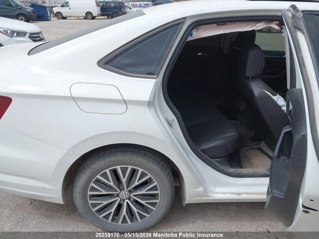 2021 Volkswagen Jetta Highline 1.4 Tsi მანქანა იყიდება აუქციონზე, vin: 3VWE57BU6MM061997, აუქციონის ნომერი: 20259170