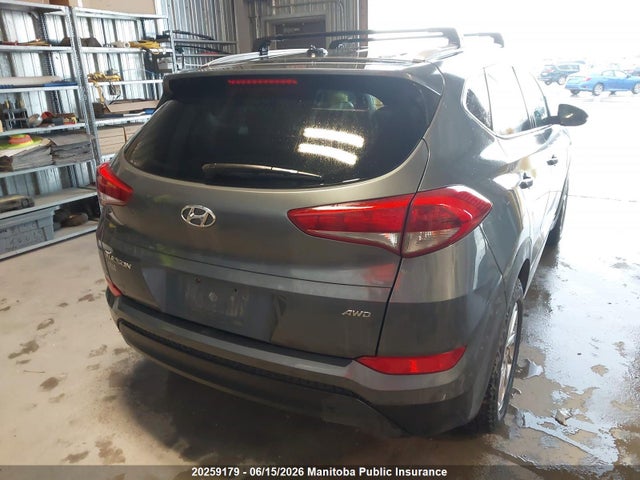KM8J3CA4XHU304693 Hyundai Tucson