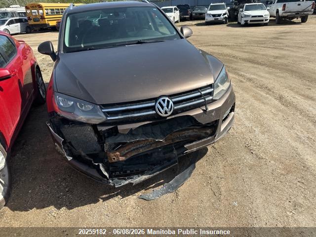 20259182 :رقم المزاد ، WVGEP9BP5ED001740 vin ، 2014 Volkswagen Touareg V6 Tdi مزاد بيع