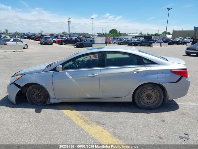 2011 Hyundai Sonata Gls მანქანა იყიდება აუქციონზე, vin: 5NPEB4AC1BH067146, აუქციონის ნომერი: 20259236