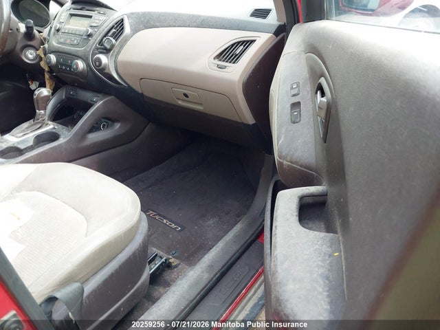 20259256 :رقم المزاد ، KM8JU3AG9FU087206 vin ، 2015 Hyundai Tucson Gls مزاد بيع