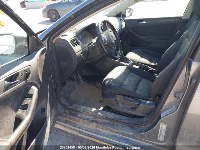 2011 Volkswagen Jetta 2.5 მანქანა იყიდება აუქციონზე, vin: 3VWDX7AJ0BM333020, აუქციონის ნომერი: 20259458