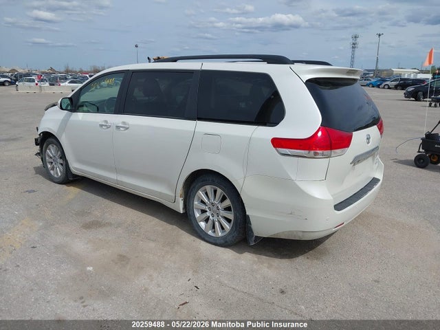 5TDDK3DC4ES082983 Toyota Sienna Xle V6