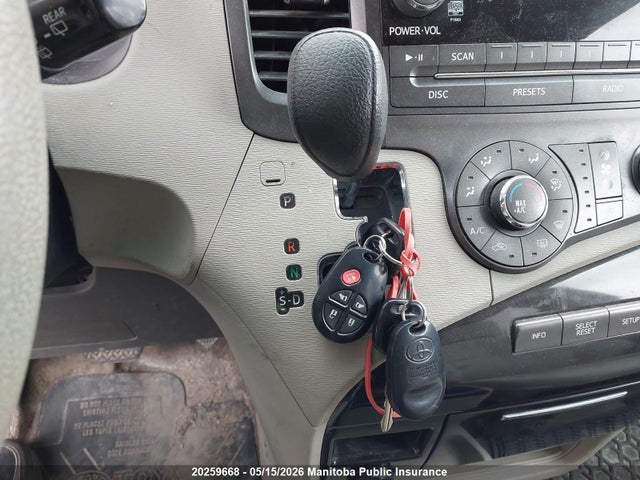 20259668 :رقم المزاد ، 5TDKK3DC7CS203011 vin ، 2012 Toyota Sienna Le V6 مزاد بيع