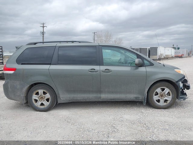 20259668 :رقم المزاد ، 5TDKK3DC7CS203011 vin ، 2012 Toyota Sienna Le V6 مزاد بيع