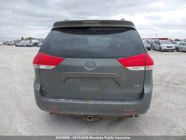 20259668 :رقم المزاد ، 5TDKK3DC7CS203011 vin ، 2012 Toyota Sienna Le V6 مزاد بيع