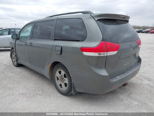 20259668 :رقم المزاد ، 5TDKK3DC7CS203011 vin ، 2012 Toyota Sienna Le V6 مزاد بيع